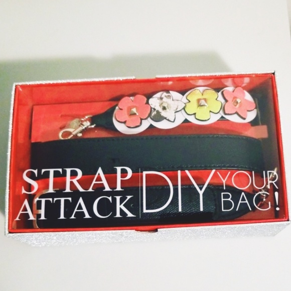 $$SOLD$$ Guess Strap Attack bag strap - Picture 3 of 4